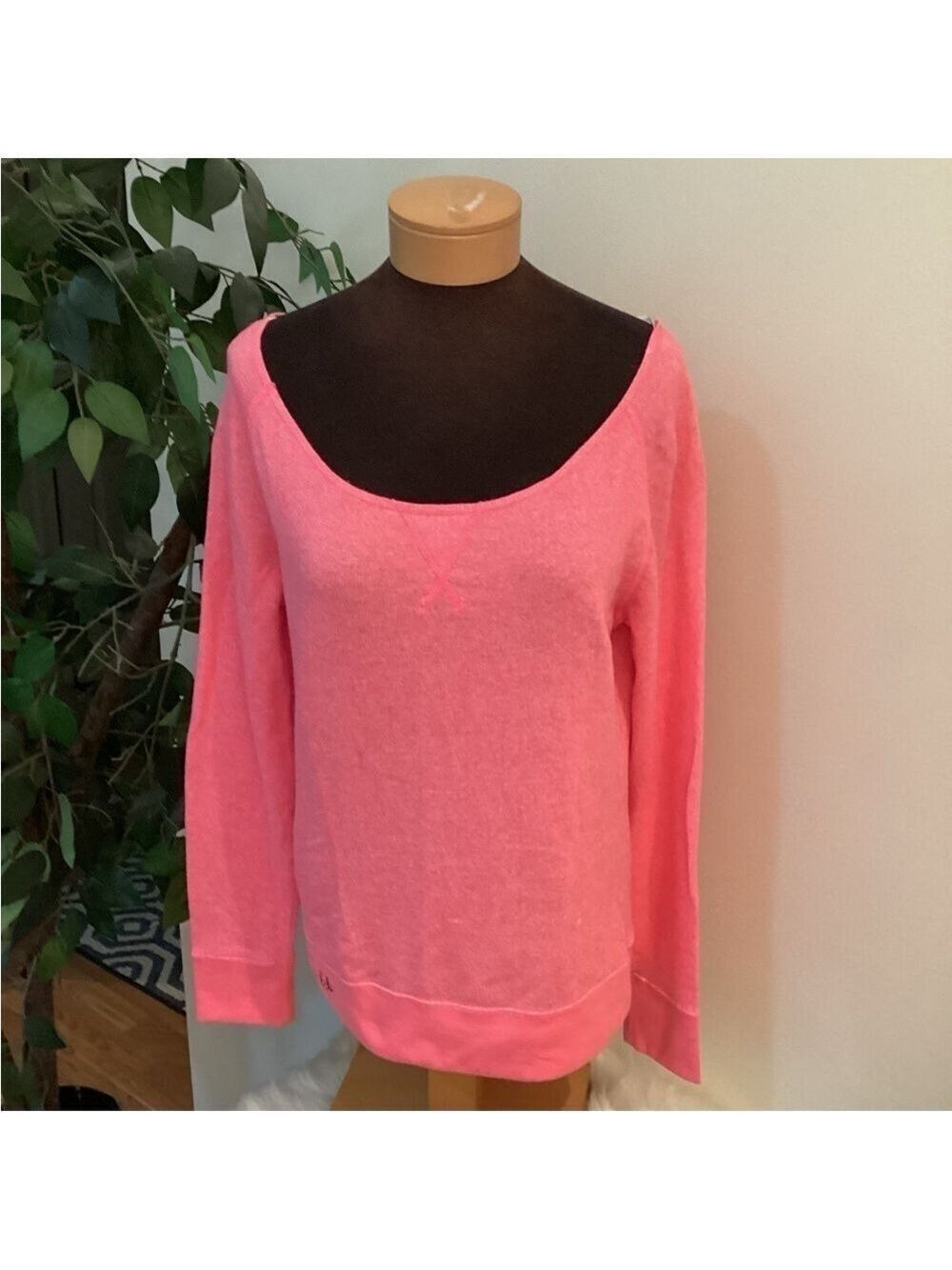 LUCKLESS Woman’s Large pull over scoop neck sweatshirt pink & white long…